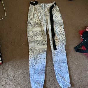 Cargo pants size small